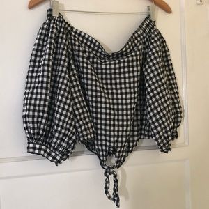 Off the shoulder, crop, front tie, checkered top